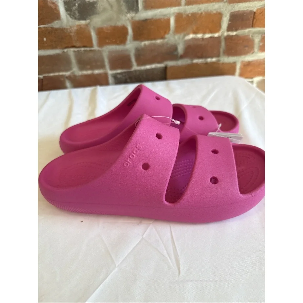 New Crocs Classic Sandal V2 Hot Pink Size 8 Mens, 10 W‎ Slides Comfort Sandals
